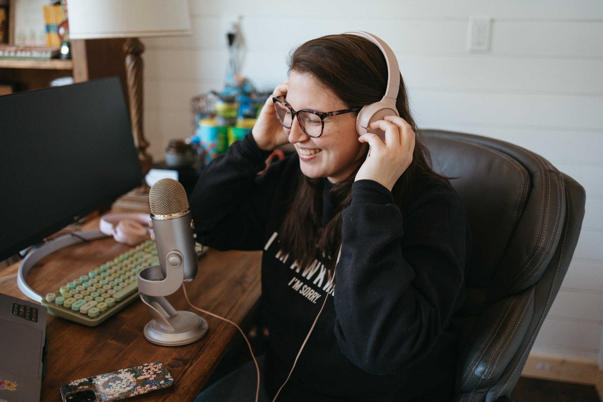 How to Repurpose Old Podcast Episodes | The Comma Mama Co.